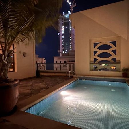 Neyar Beach Vibes - The Penthouse Hostel Dubai Exterior photo